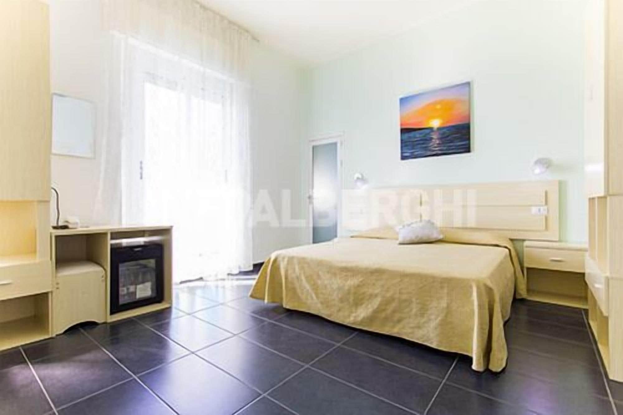 Hotel Spiaggia Marconi Rimini Buitenkant foto