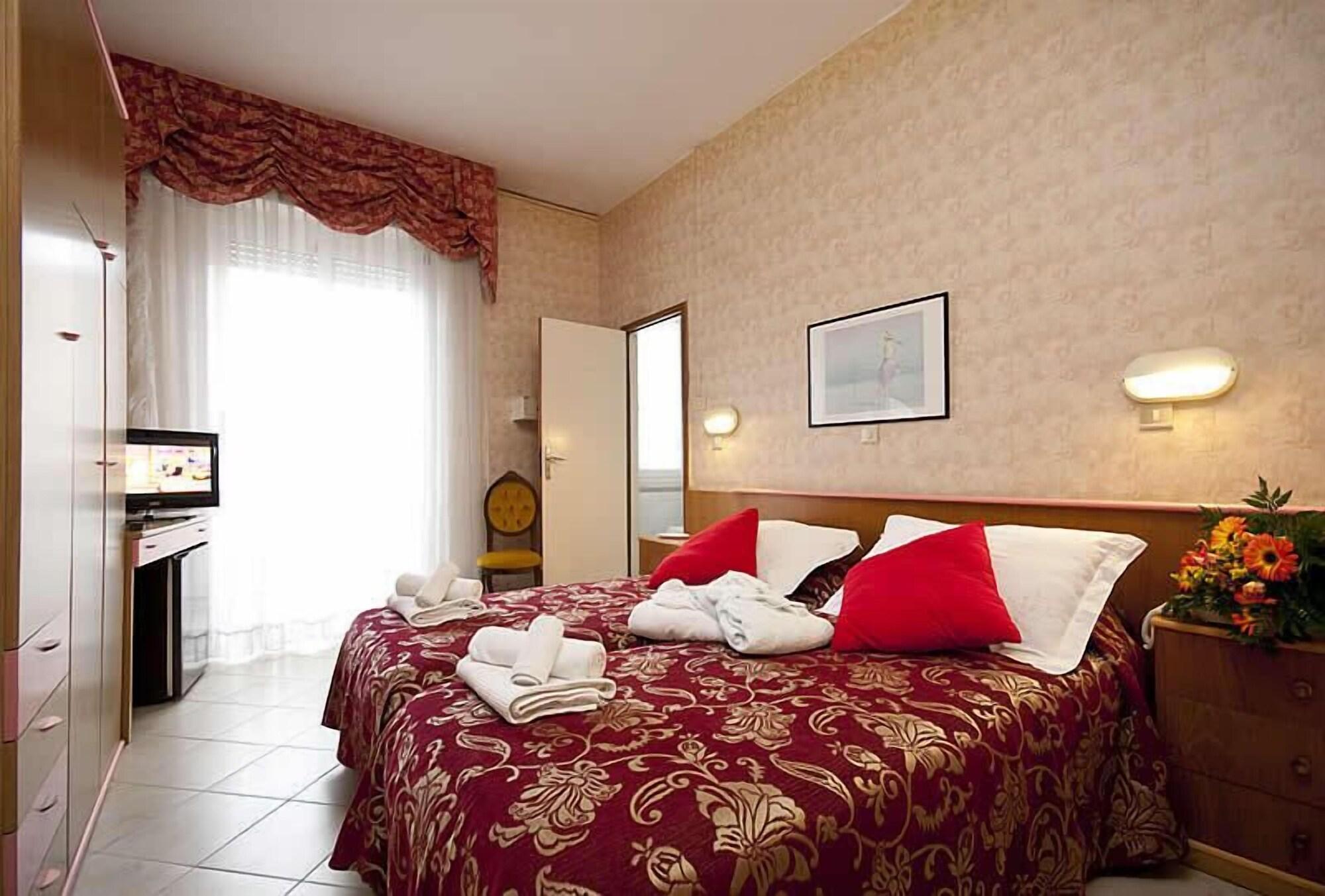 Hotel Spiaggia Marconi Rimini Buitenkant foto