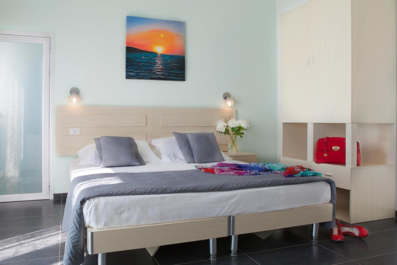 Hotel Spiaggia Marconi Rimini Buitenkant foto
