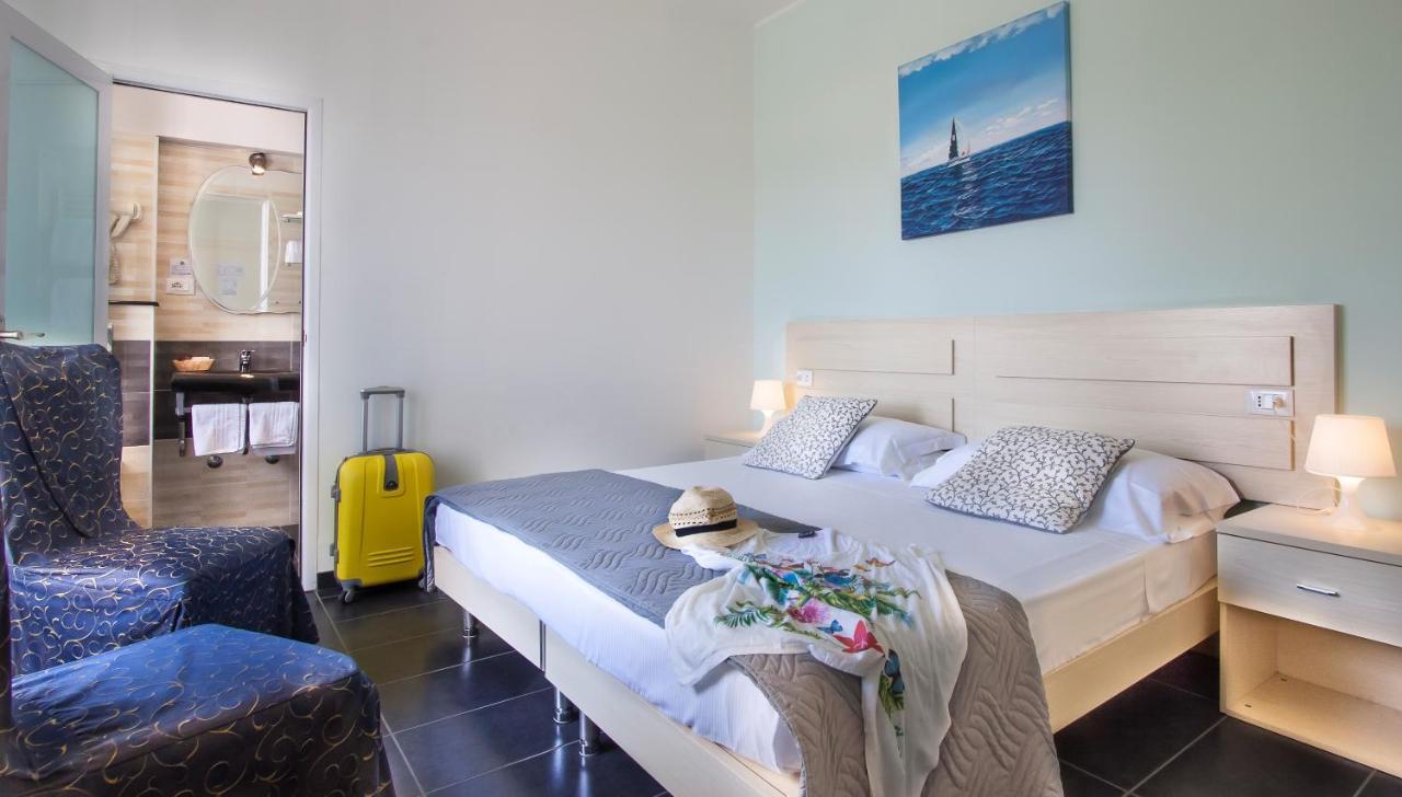Hotel Spiaggia Marconi Rimini Buitenkant foto