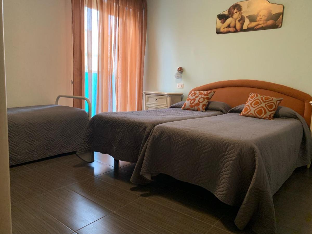 Hotel Spiaggia Marconi Rimini Buitenkant foto